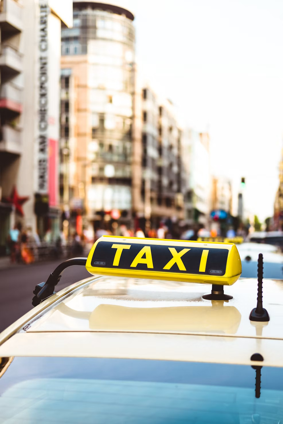 How to Book a Reliable Taxi in Kerala for Airport, Hotel and City Transfers