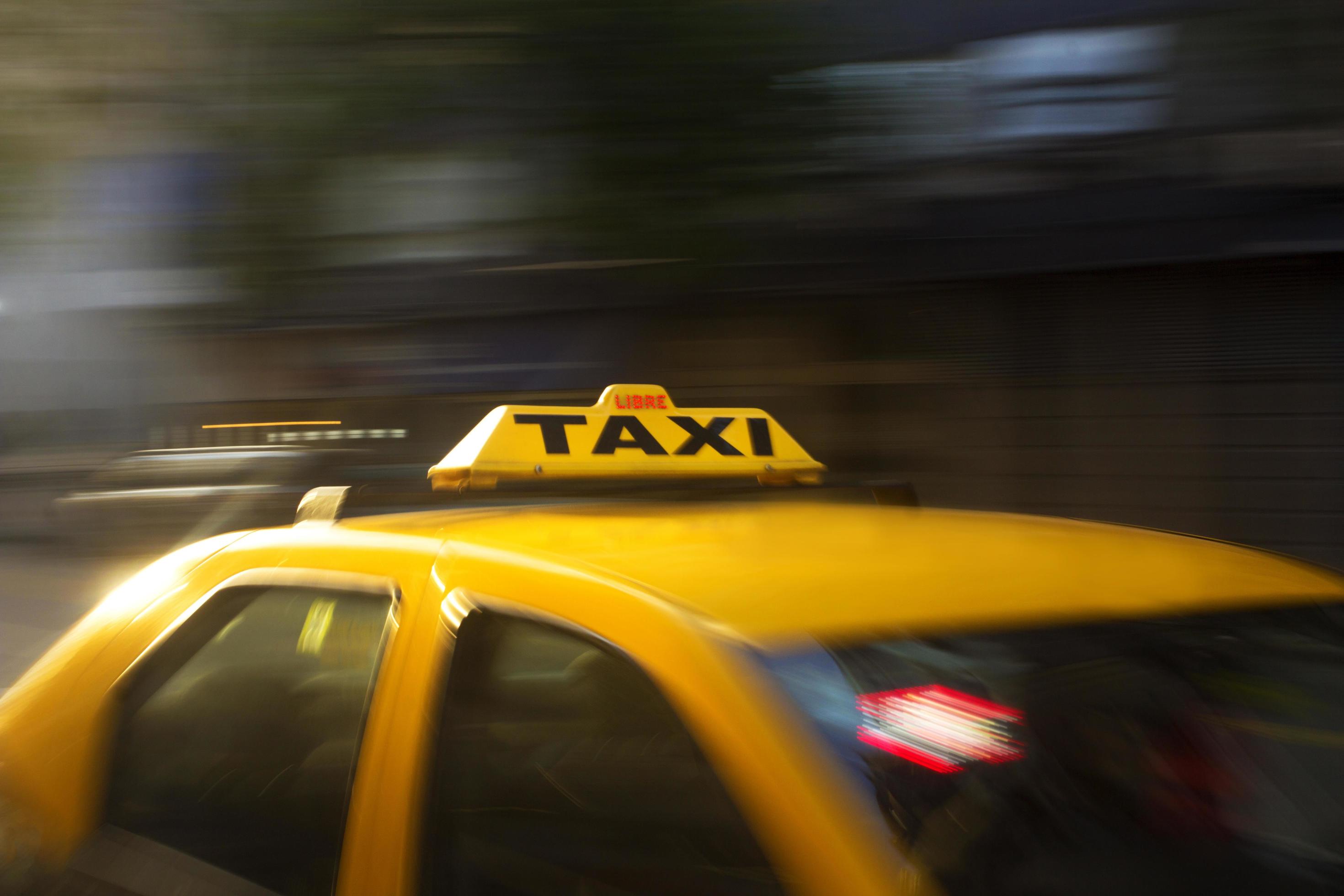Last-Minute Taxi Booking in Kerala: What to Do When You Need a Cab Quickly - KeraCabs Kerala taxi guide